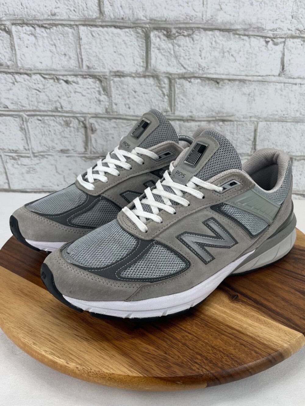 New Balance 990v5 M990GL5 USA Mens 10.5 2E Wide Gray Castlerock Running Shoes